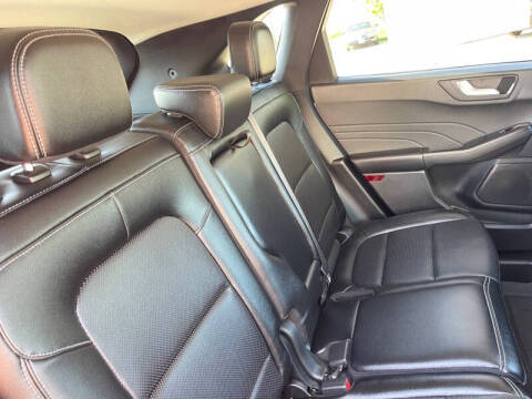 2022 Ford Escape Titanium