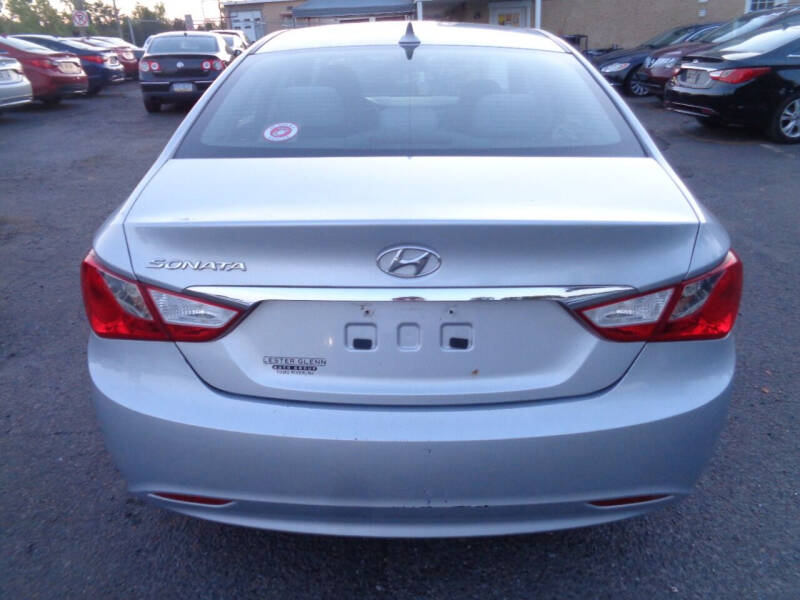 2011 Hyundai Sonata GLS photo 11