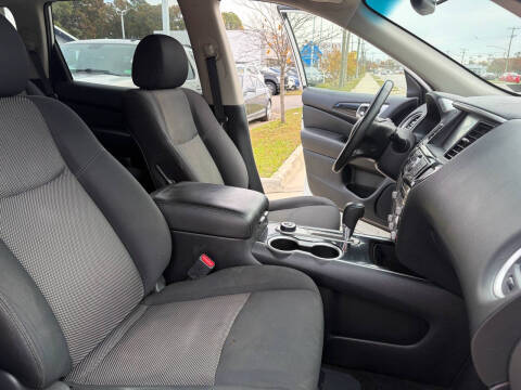 2018 Nissan Pathfinder SV