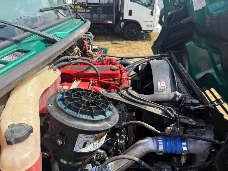 2014 Freightliner M2 106