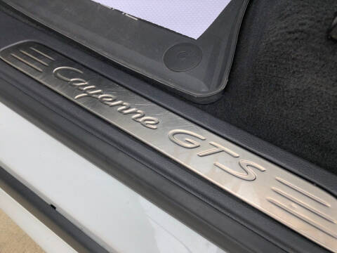 2013 Porsche Cayenne GTS