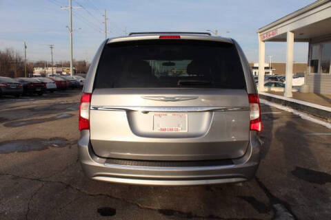 2013 Chrysler Town and Country Touring