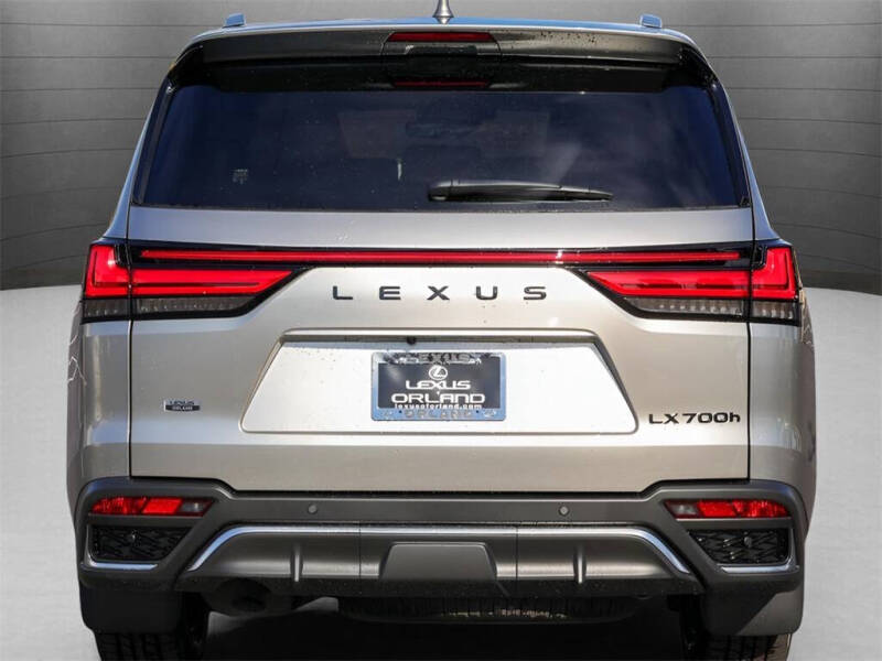 2025 Lexus LX 700h F SPORT Handling