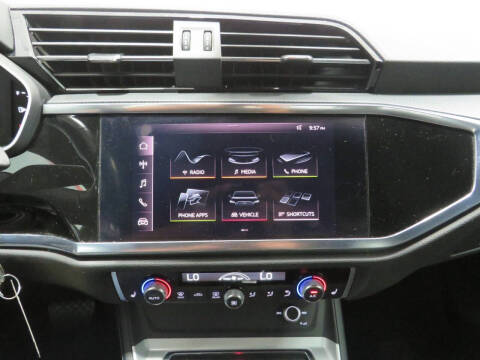 2021 Audi Q3 quattro Premium 40 TFSI