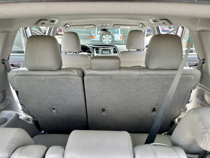 2019 Toyota Highlander SUV - $32,995