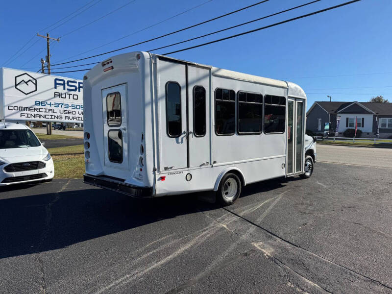 2017 Ford E-Series E-450 SD
