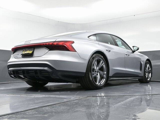 2022 Audi e-tron GT quattro Premium Plus