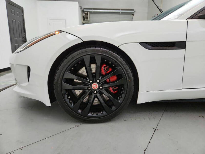 2015 Jaguar F-TYPE R