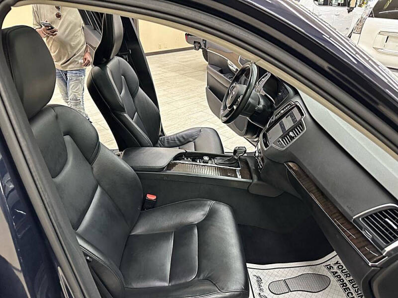 2019 Volvo XC90 T5 Momentum