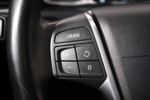 2015 Volvo V60 Cross Country T5