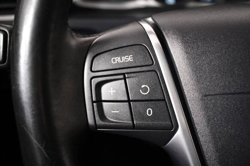 2015 Volvo V60 Cross Country T5