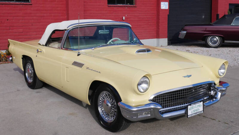 1957 Ford Thunderbird