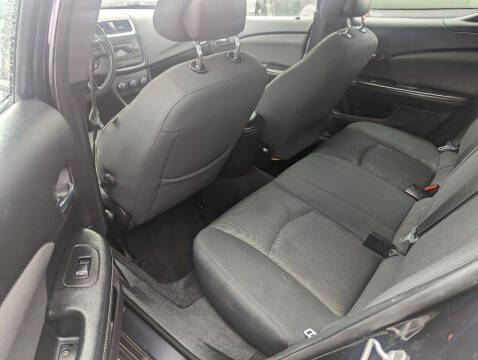 2012 Dodge Avenger SE