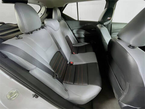 2022 Nissan Kicks SR