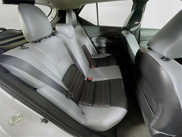 2022 Nissan Kicks SR