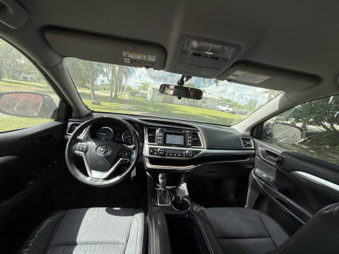 2014 Toyota Highlander LE