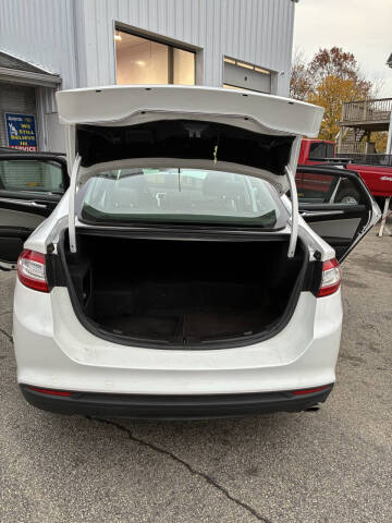 2015 Ford Fusion Hybrid S