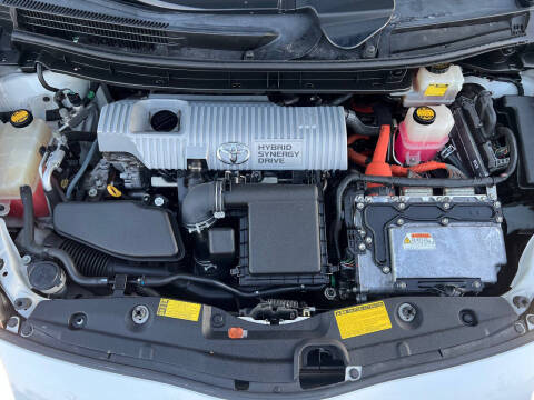 2010 Toyota Prius III