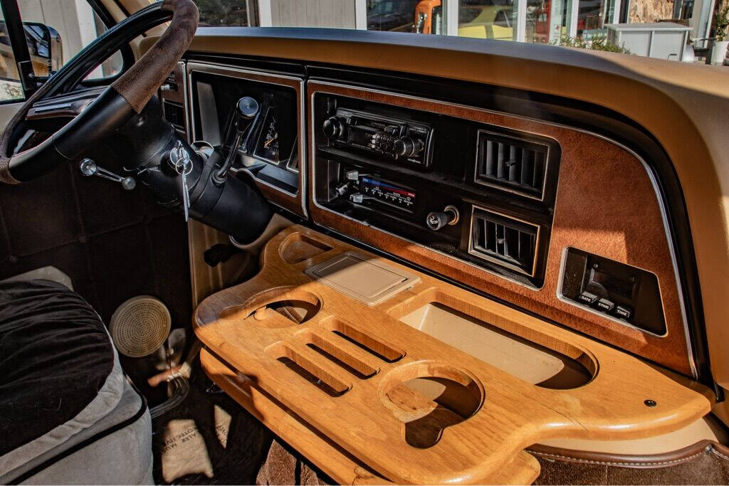 1984 Ford E-Series 97