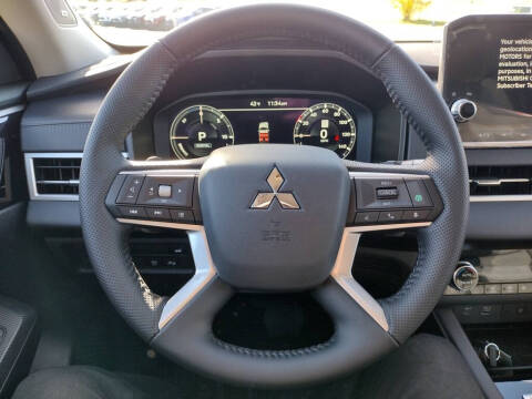 2025 Mitsubishi Outlander PHEV SE