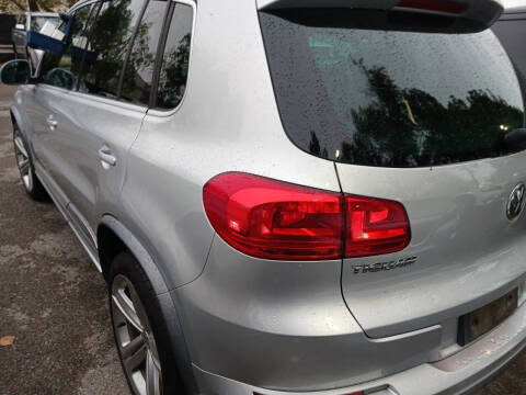 2016 Volkswagen Tiguan 2.0T R-Line