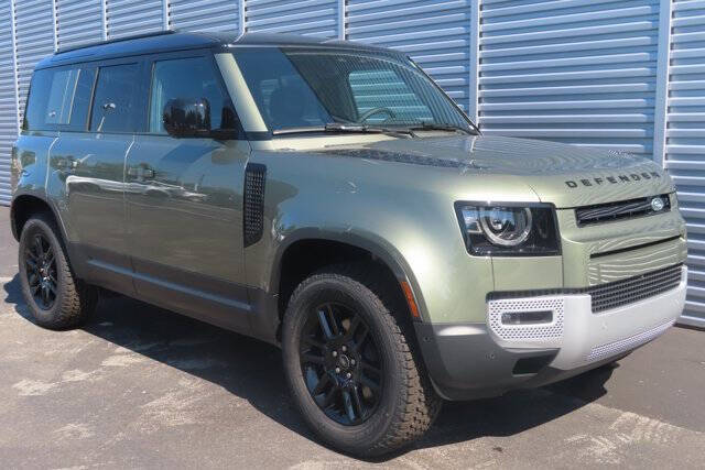 2024 Land Rover Defender 110 P300 S