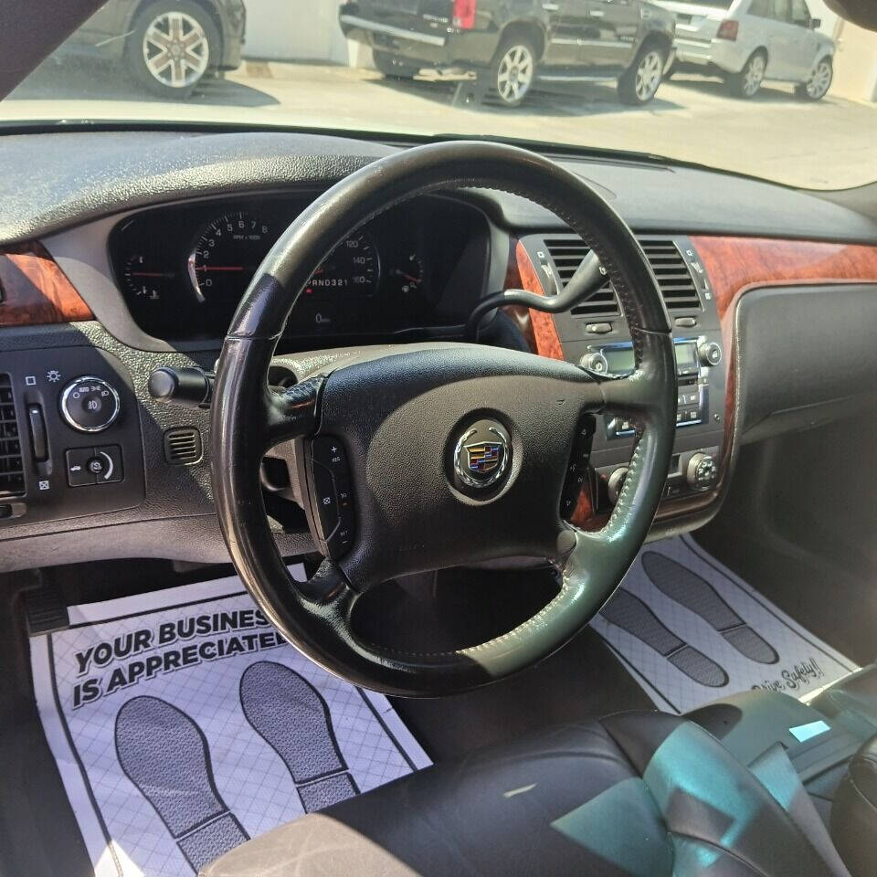 2006 Cadillac DTS Pro Hearse - $17,500