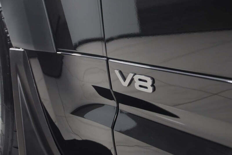 2023 Land Rover Defender 110 V8