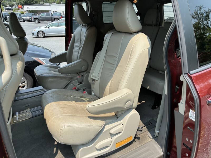 2012 Toyota Sienna
