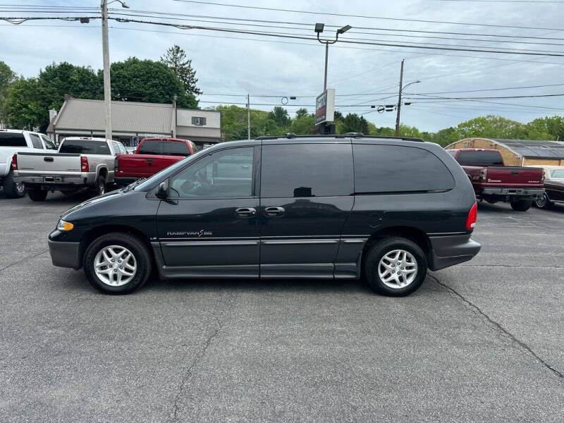 1999 Dodge Grand Caravan LE