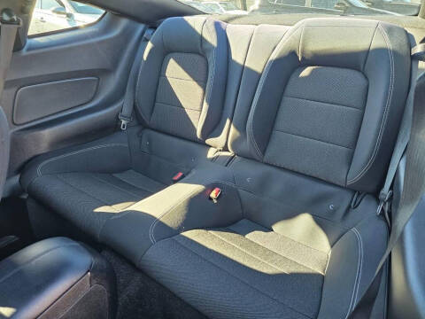 2017 Ford Mustang V6