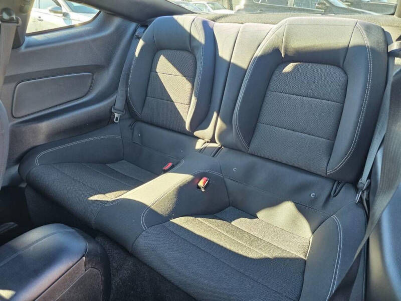 2017 Ford Mustang V6