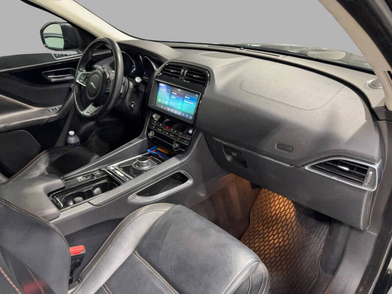 2020 Jaguar F-PACE 30t Prestige