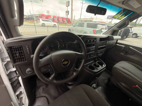 2022 Chevrolet Express 2500