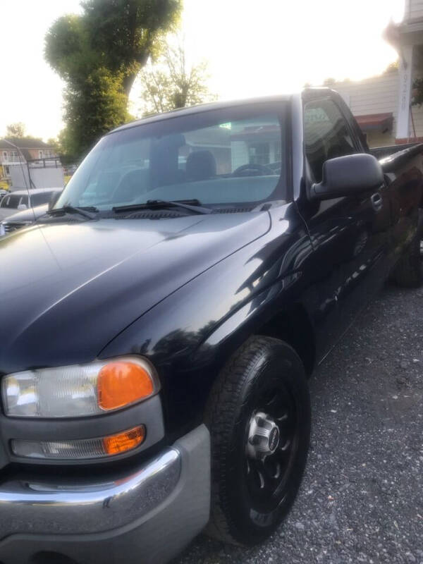 2005 GMC Sierra 1500 for sale at PREOWNED CAR STORE in Bunker Hill WV