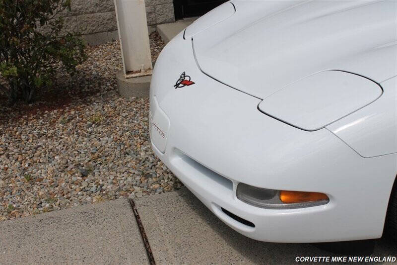 1999 Chevrolet Corvette 13