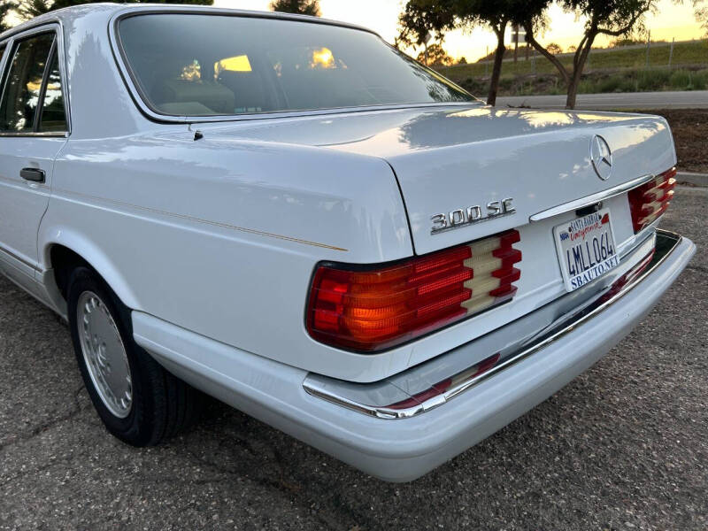 1989 Mercedes-Benz 300-Class 300 SE