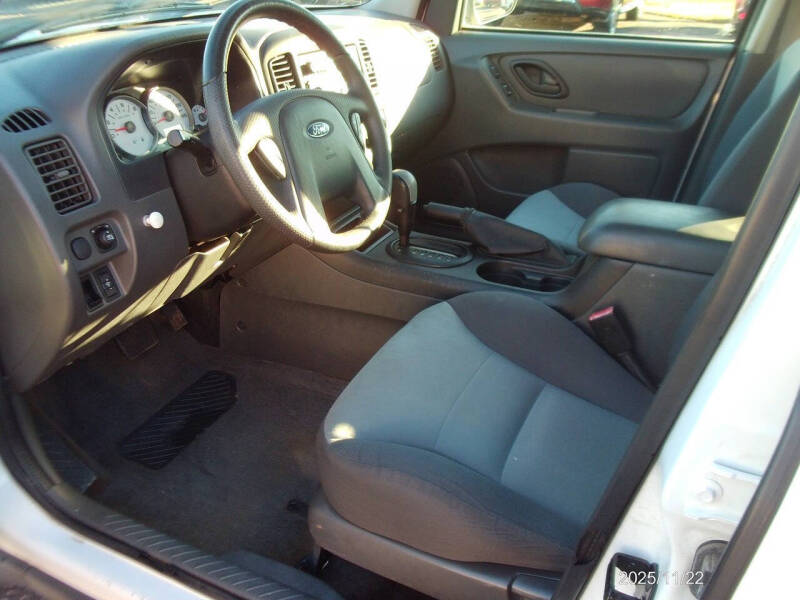 2005 Ford Escape XLS