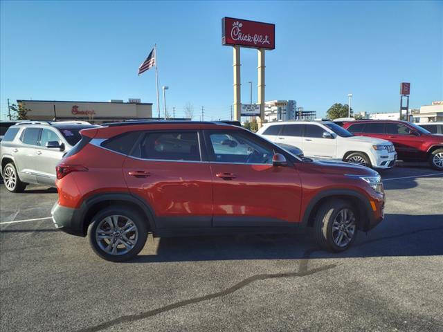 Used 2021 Kia Seltos S with VIN KNDEU2AA8M7125984 for sale in Bourbonnais, IL