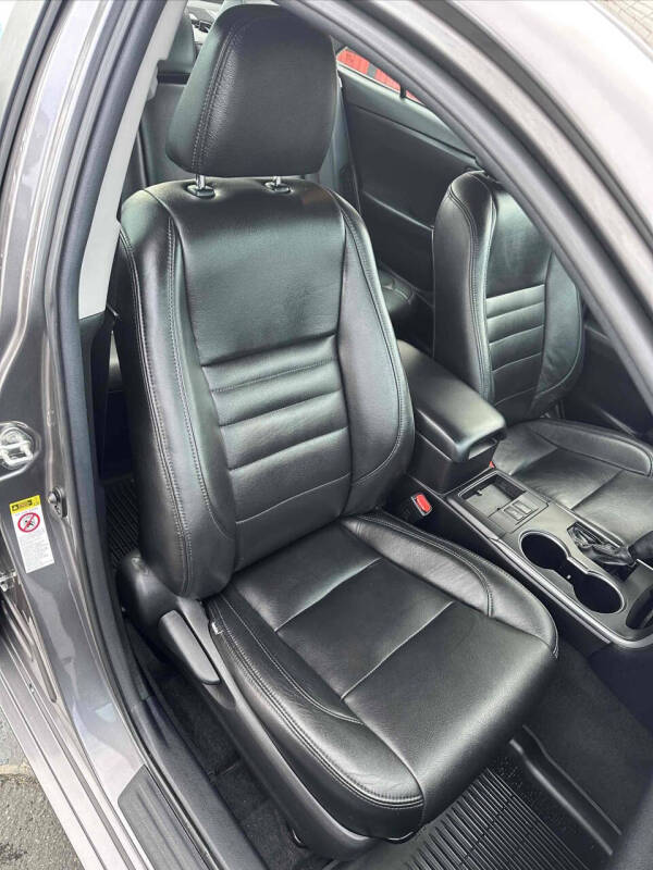 2017 Toyota Camry Hybrid