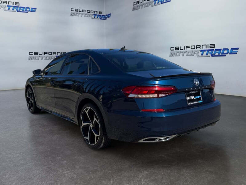 2020 Volkswagen Passat R-Line