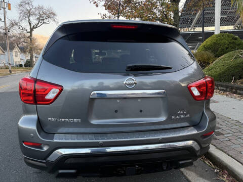 2017 Nissan Pathfinder Platinum