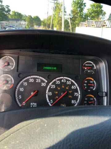 2018 Freightliner M2 106