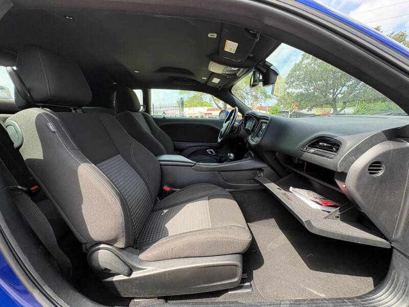 2021 Dodge Challenger SXT
