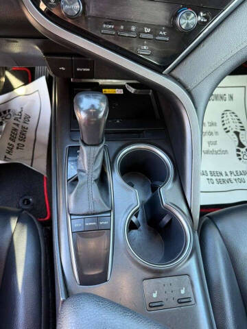 2022 Toyota Camry SE