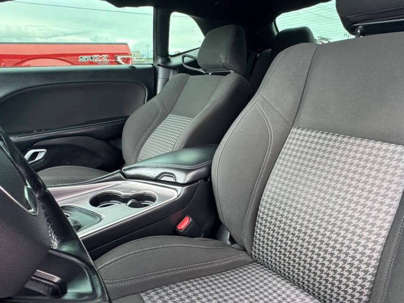 2021 Dodge Challenger SXT