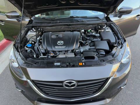 2015 Mazda MAZDA3 i Sport