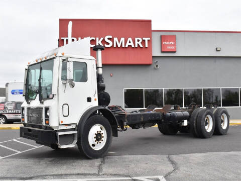 2007 Mack MR688S