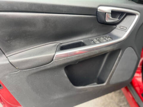 2016 Volvo XC60 T5 Drive-E Premier