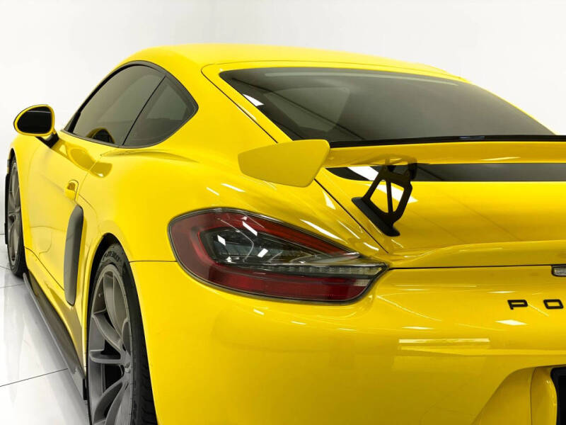 2016 Porsche Cayman GT4